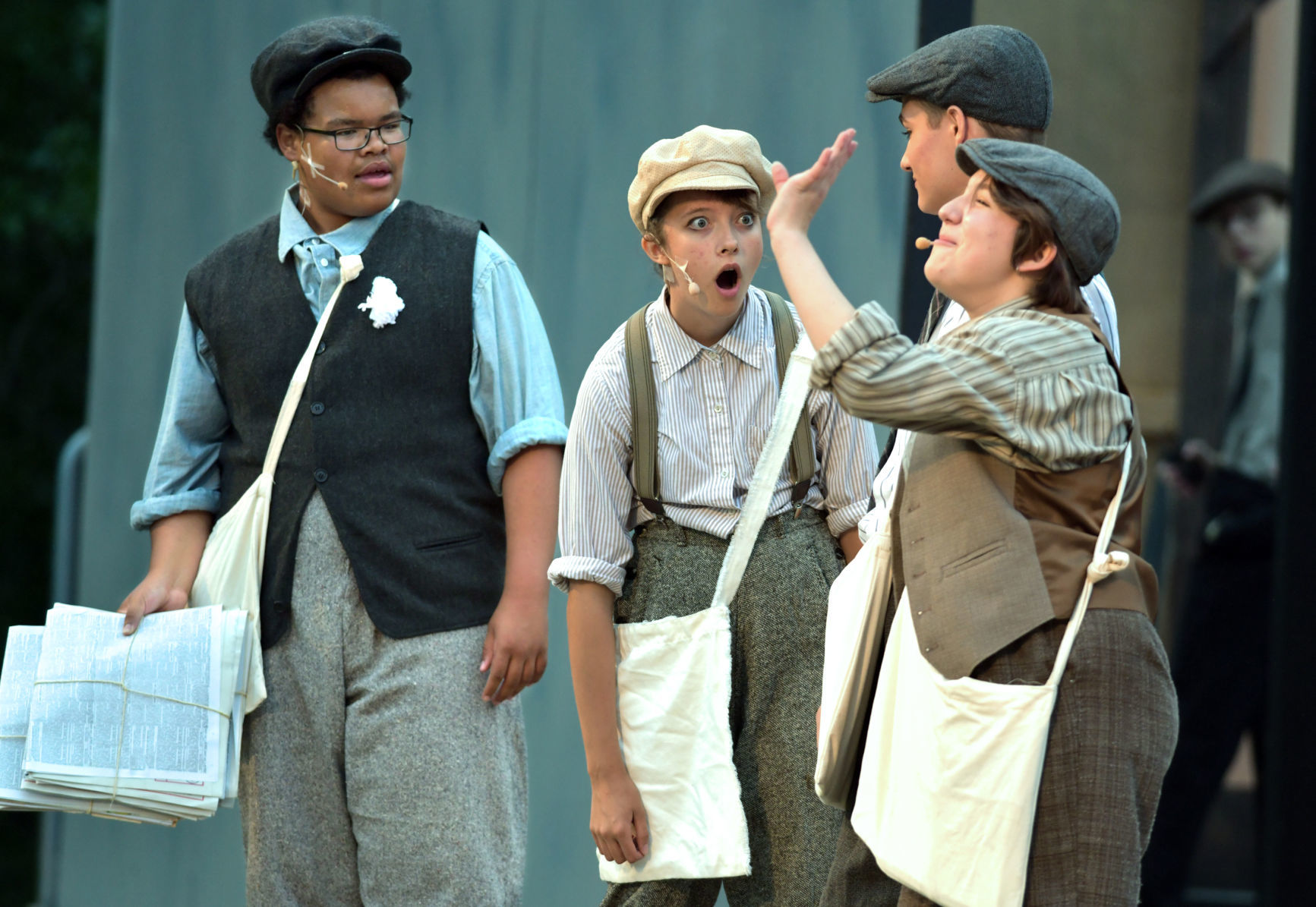 071119-nws-newsies